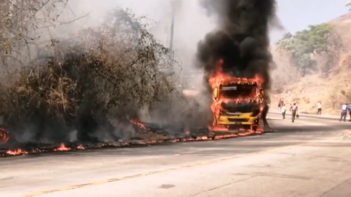 Se incendia bus en carretera a Metapán, Santa Ana.