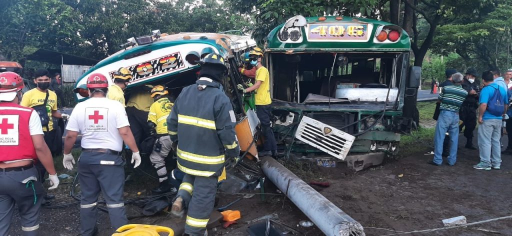accidente buses carretera a santa ana ahuachapan el salvador agosto 2021