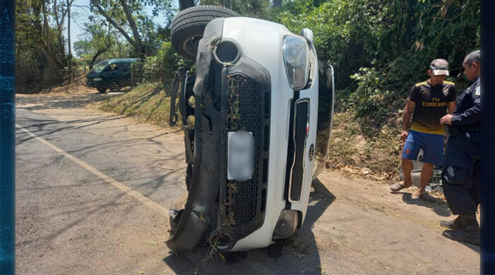 Accidente sobre carretera a San Pablo Tacachico deja un lesionado. 30 de marzo 2023.