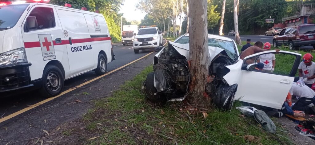 Accidente en Santo Domingo, San Vicente deja dos lesionados